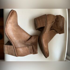 Sofft Tan Leather Ankle Boots